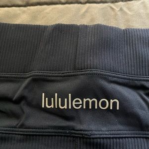 navy blue women’s lululemon leggings